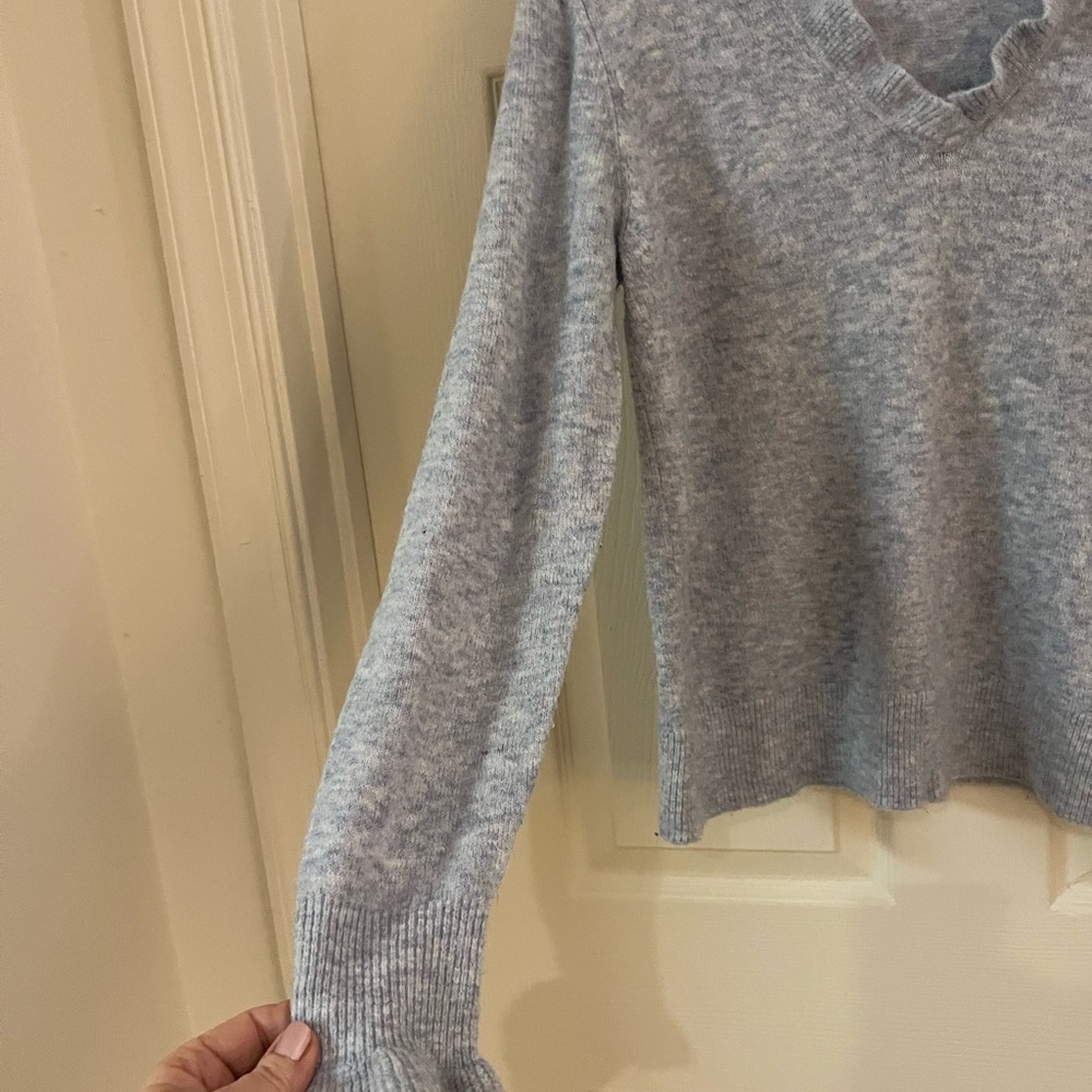 Sundance Catalog Giselle V/ruffle neck sweater. Light blue. VERY GUC. Size Large - Picture 4 of 8